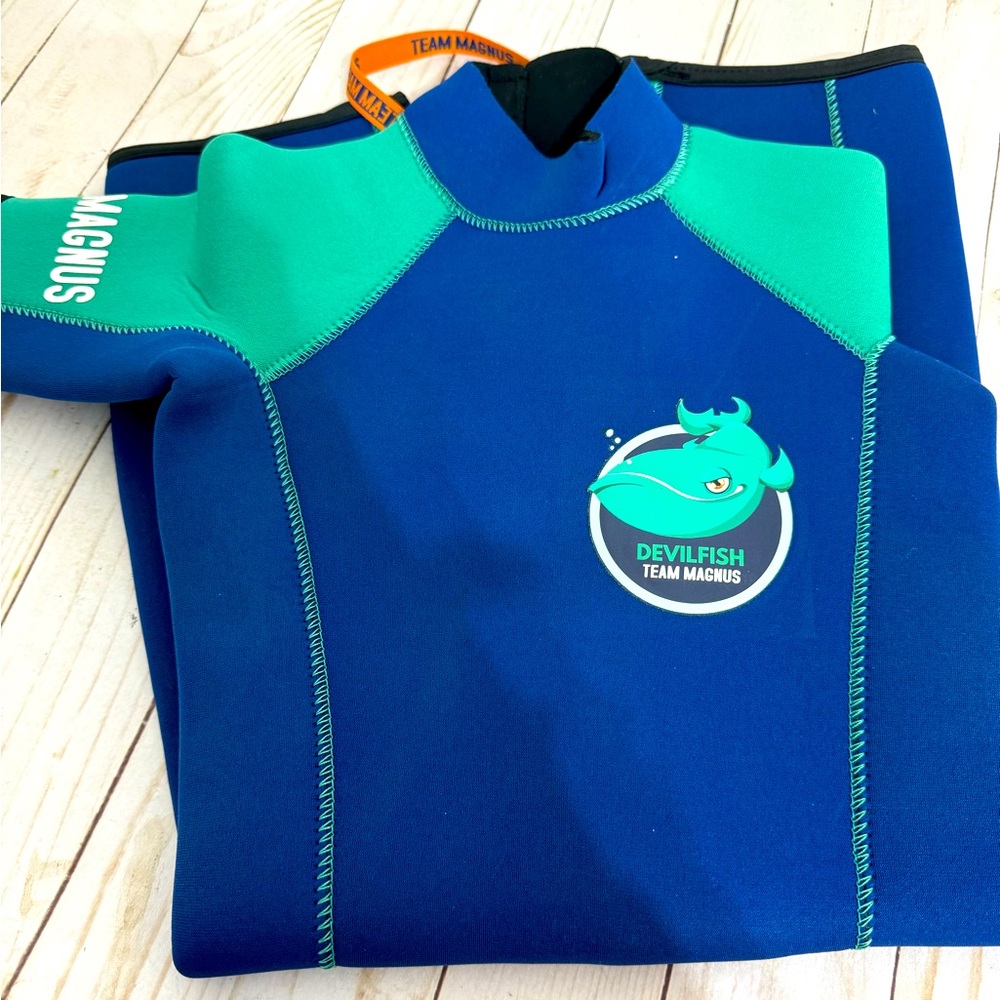 NWOT Team Magnus Devilfish Wetsuit SZ 104